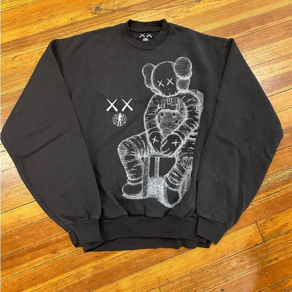 DM TO BUY, brand new, size S, Kid kudi x KAWS sweater - Picture 1 of 3